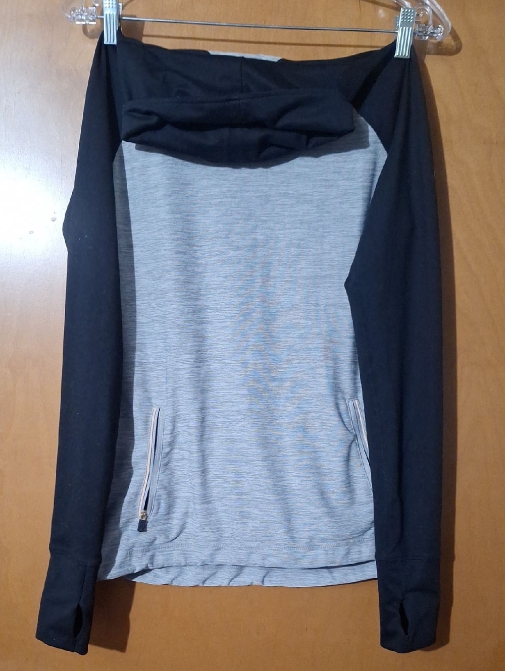 Abercrombie & Fitch Gray Heather Front with Black Sleeves Hoodie